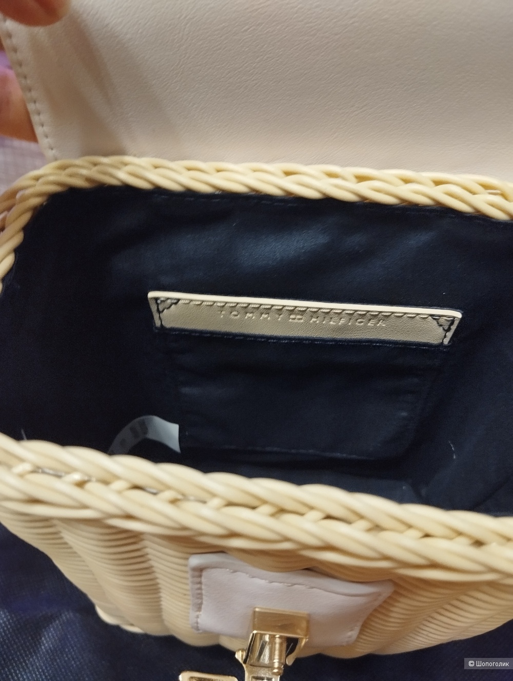 Сумка Тommy Hilfiger, высота 19 см, длина 15, ширина 9 см.