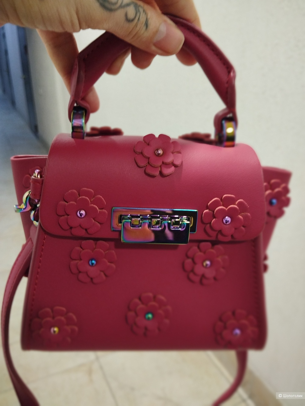 Сумочка Zac Posen, ширина 9 см, длина от 16 до 18 см, высота 14 см