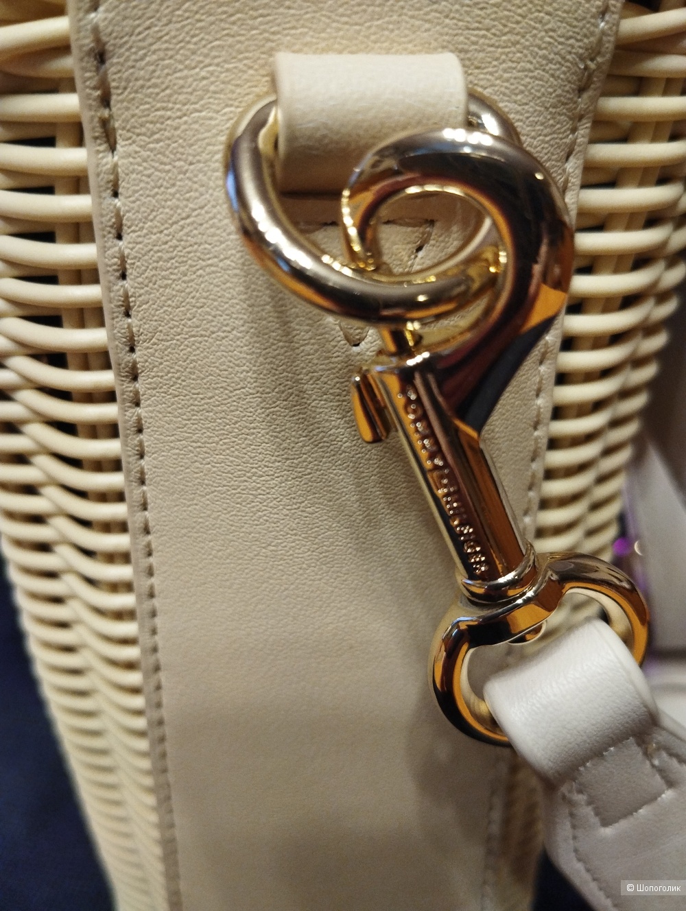 Сумка Тommy Hilfiger, высота 19 см, длина 15, ширина 9 см.