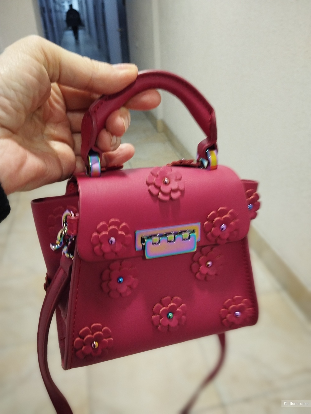 Сумочка Zac Posen, ширина 9 см, длина от 16 до 18 см, высота 14 см