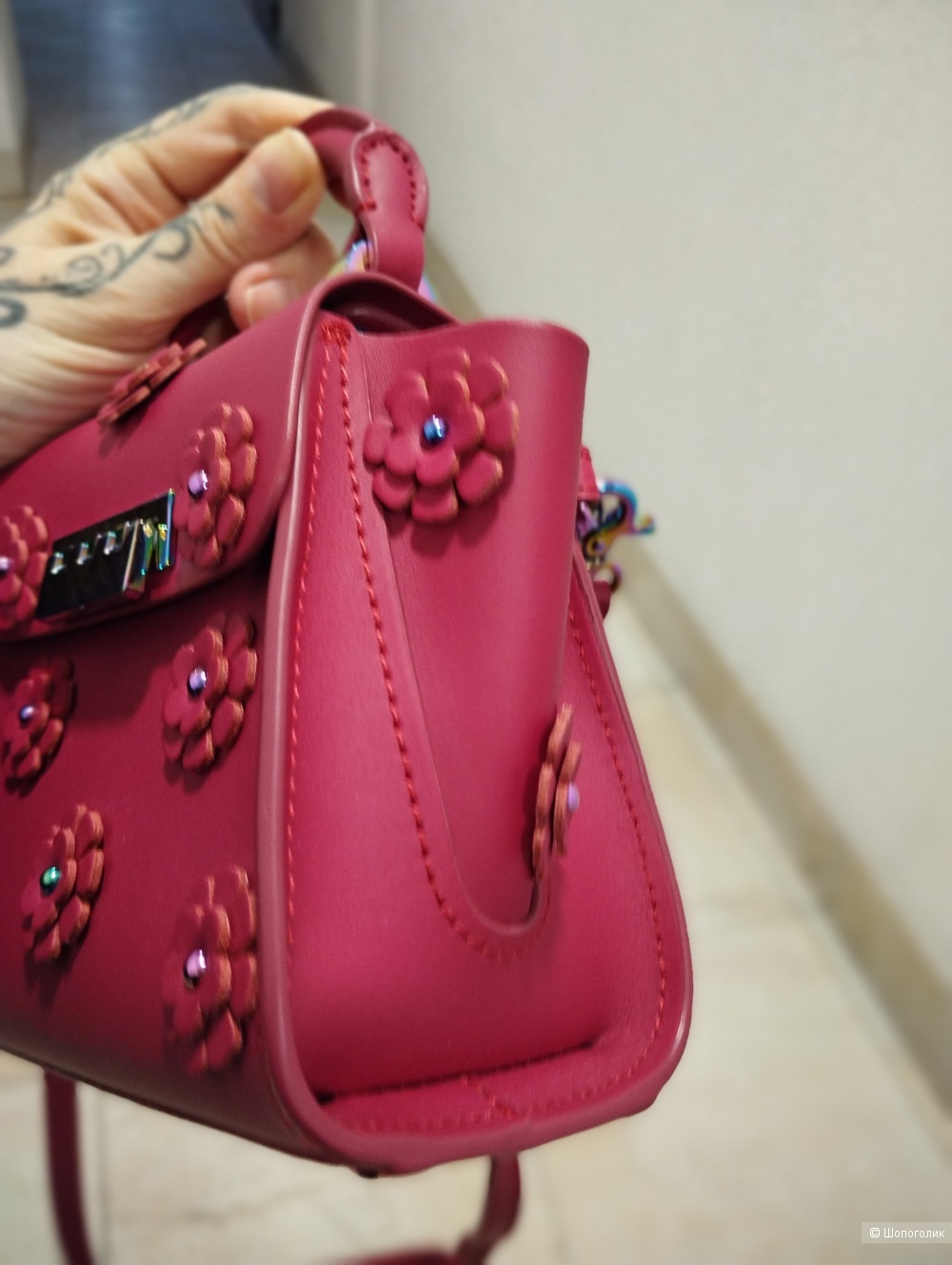 Сумочка Zac Posen, ширина 9 см, длина от 16 до 18 см, высота 14 см