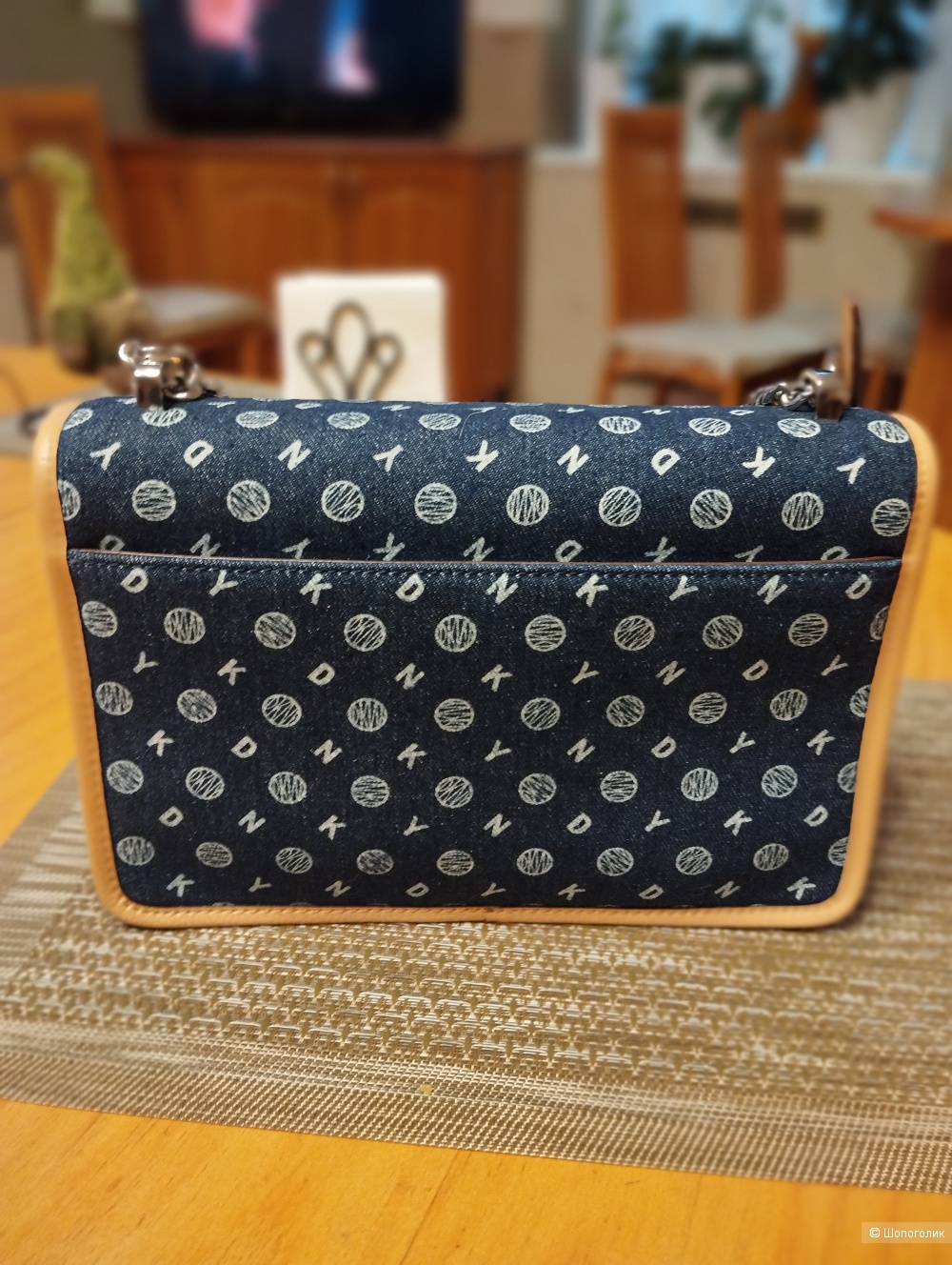 Сумка DKNY, размер 27*8 см, высота 18 см