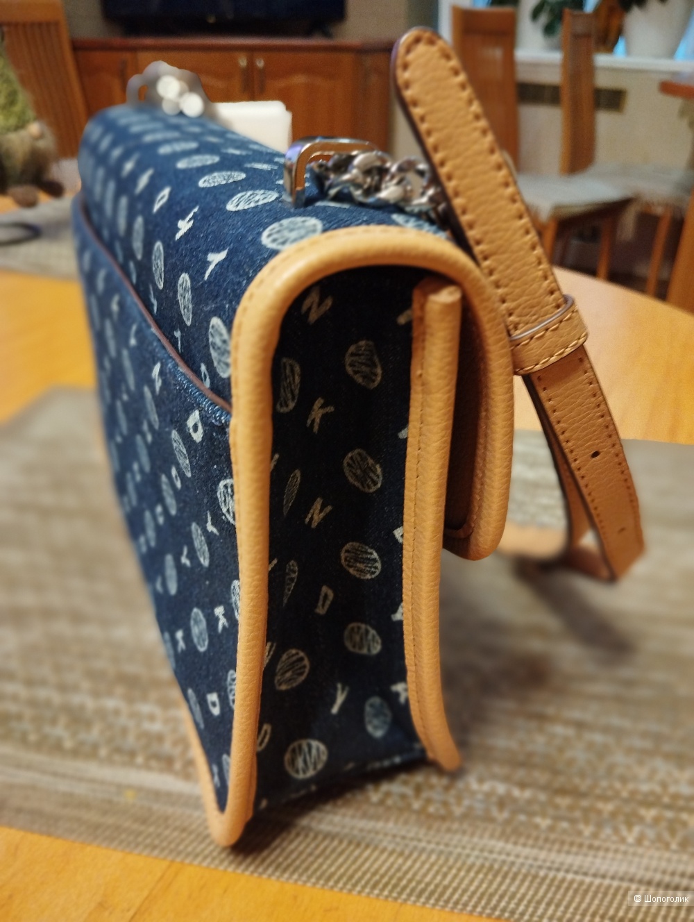 Сумка DKNY, размер 27*8 см, высота 18 см