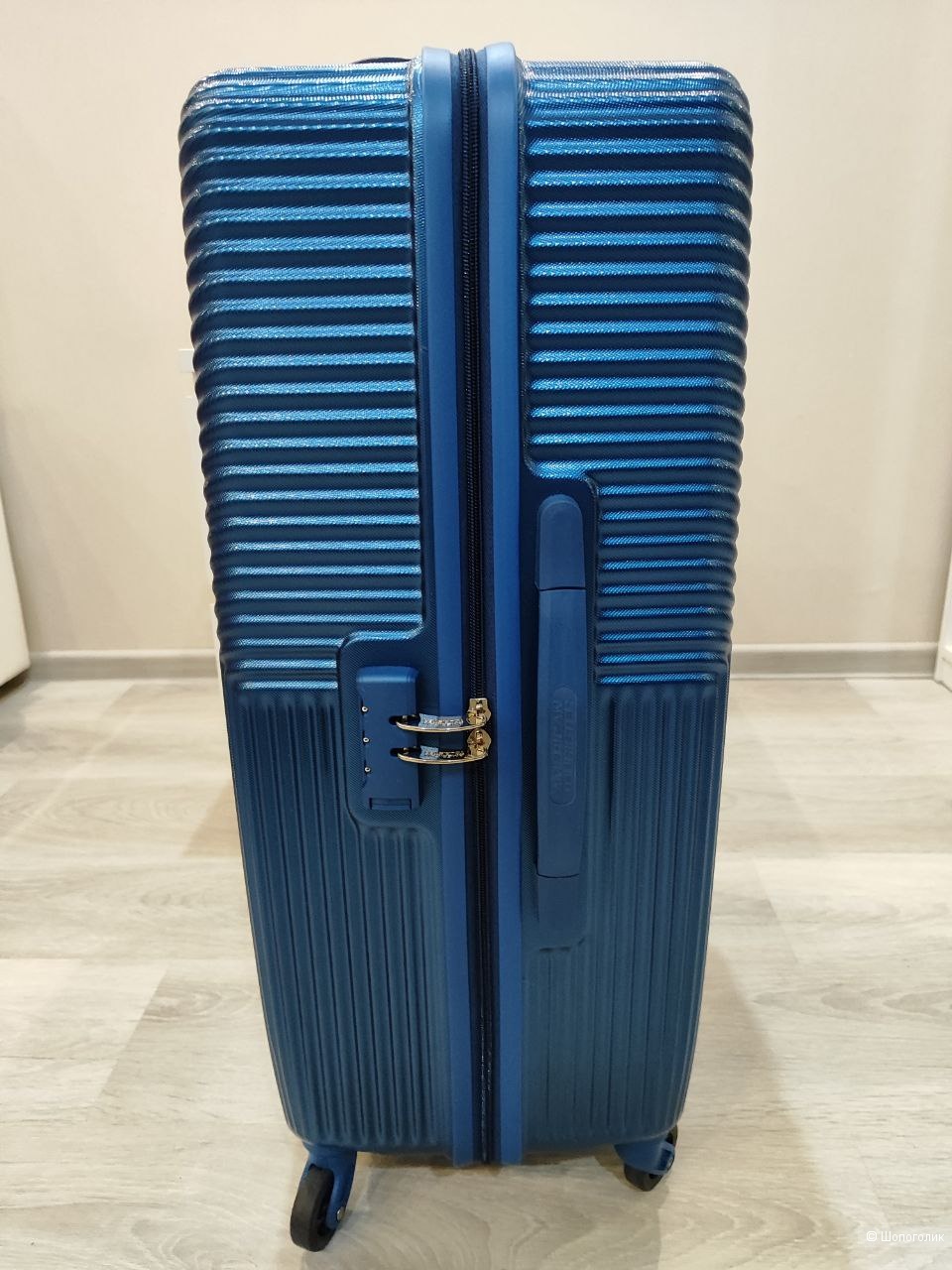 Чемодан American Tourister M и рюкзак American Tourister