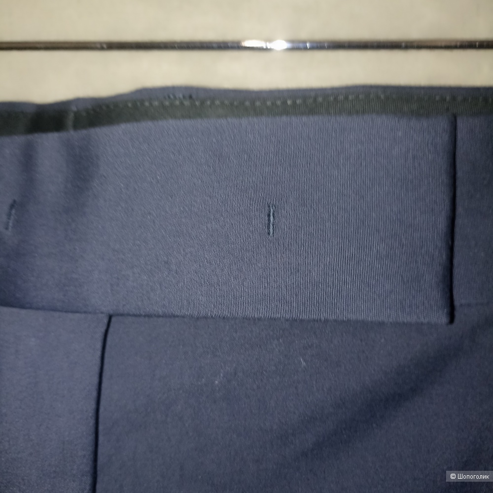 SALVATORE FERRAGAMO брюки р 44