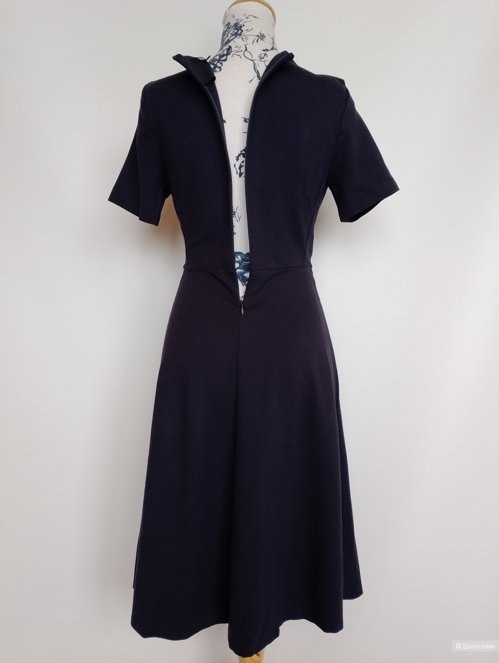 Платье Uniqlo из вискозы расклешеная юбка, S