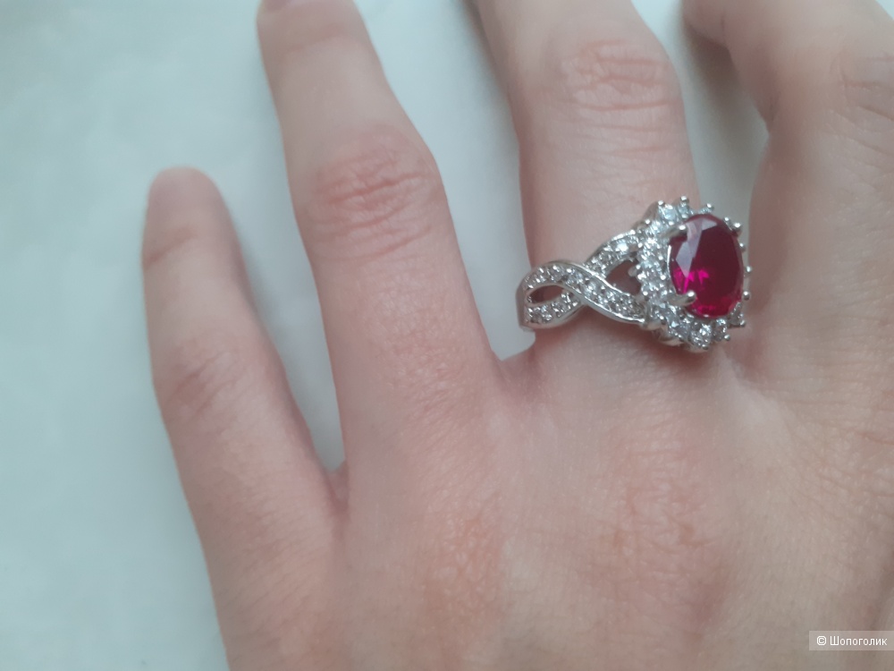 Кольцо с рубином, размер 17