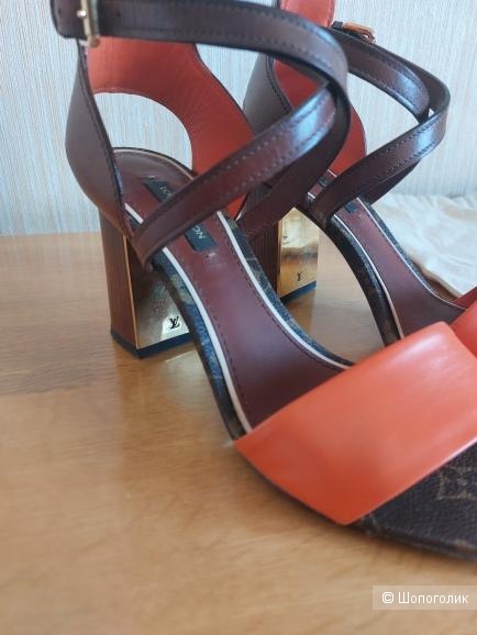 Босоножки Louis Vuitton размер 36,5