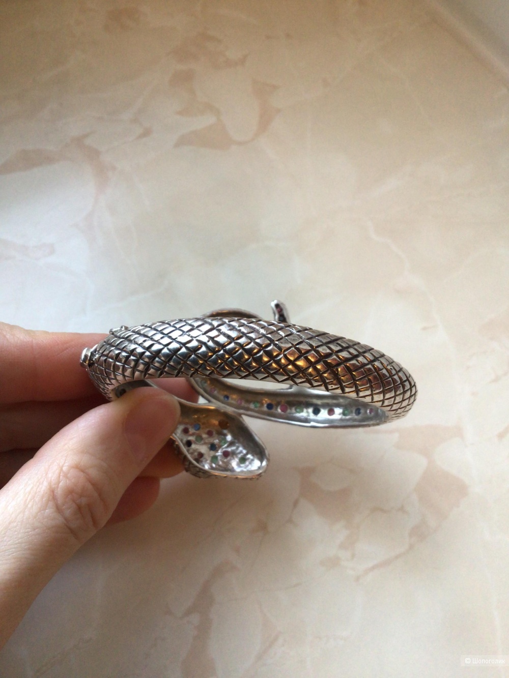 Серебряный браслет «Змея» с натуральными изумрудами, рубинами, сапфирами