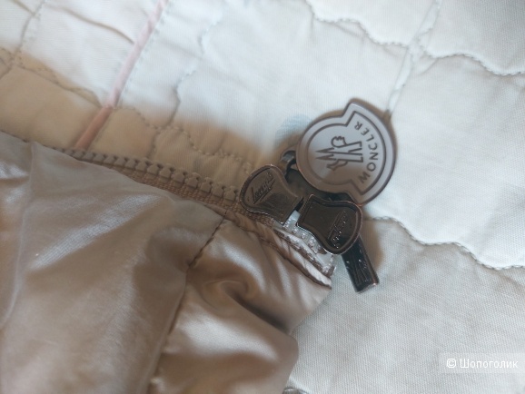 Пуховик Moncler размер 44