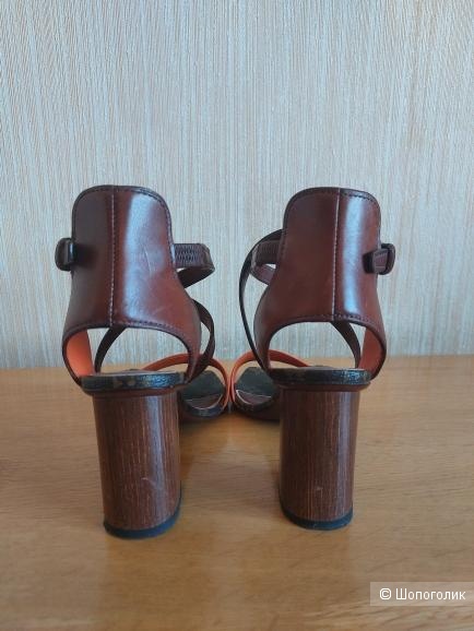 Босоножки Louis Vuitton размер 36,5