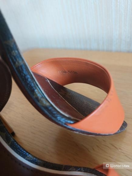 Босоножки Louis Vuitton размер 36,5