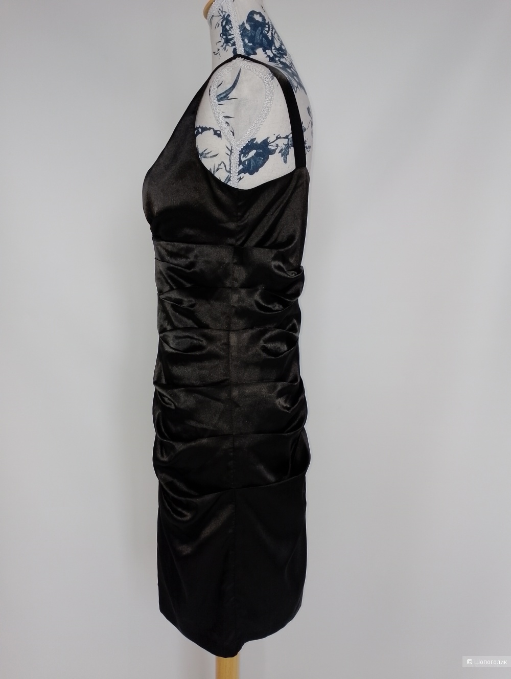 Шелковистое платье вечернее, M