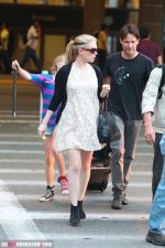 anna-paquin-and-oliver-peoples-de-la-c-sunglasses-gallery.jpg