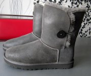 uggs1.jpg