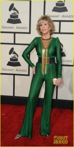 jane-lynch-jane-fonda-grammys-red-carpet-02[1].jpg