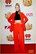 iggy-azalea-responds-to-rumors-she-was-born-a-man-named-cody-01[1].jpg