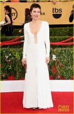 maggie-gyllenhaal-nominee-at-sag-awards-2015-03[1].jpg