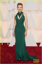 scarlett-johansson-2015-oscars-04[1].jpg