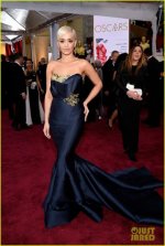 rita-ora-oscars-2015-red-carpet-debut-05[1].jpg