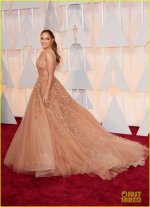 jennifer-lopez-oscars-2015-red-carpet-04[1].jpg