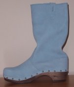 514px-Wooden_boots-Sanita-lightblue.jpg