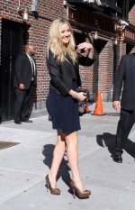 Kate+Hudson+good+spirits+arrives+Late+Show+sOWw0-Y-kNbl.jpg