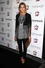 TOPSHOP+TOPMAN+Hosts+Private+Dinner+Celebrate+D09JwHJykAul.jpg