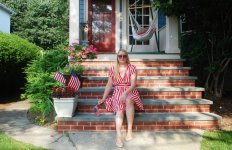 outfit-4th-of-july-miss-jeanett-motel-clothes-dress-striped-stribet-red-white-rd-hvid-candy-knap.jpg