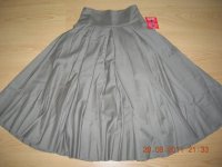 skirt wool.jpg