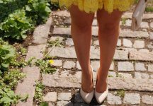 outfit-miss-jeanett-topshop-nude-heels-rosa-stiletter-gule-blonder-yellow-lace-clutch-asos.jpg