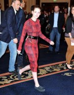 Kristen-Stewart-Red-Dress-a_1.jpg