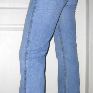 MJR Sales
FAMOUS CATALOG BOOTCUT STRETCH JEAN SZ 2
Price: $8.80