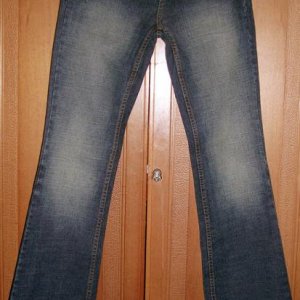 BOOTCUT UPLIFTER JEANS SZ 2 на ОБ89 ОТ75
По талии, но не давит, внутри синтетическая подкладка
Mjrstok Price: $13.20