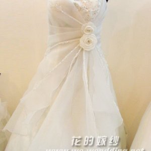 Snow voile Classic Wedding Dress
Wholesale цена： US$ 95.00 
http://wholesale-dress.net/goods-3245-Snow-voile-Classic-Wedding-Dress.html