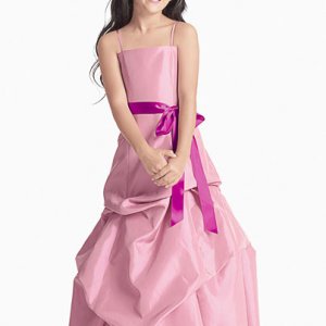 Big Size Boat Collar Flower Girl Dress
Wholesale цена：US$ 82.67 
http://wholesale-dress.net/goods-1102284-Big-Size-Boat-Collar-Flower-Girl-Dress.html