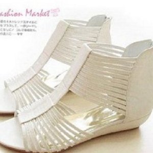 Sexy Vamp Ladies Flats White
Wholesale цена: US$ 8.88 
мерка:35-39
http://www.wholesale-dress.net/goods-1119884-Sexy-Vamp-Ladies-Flats-White.html