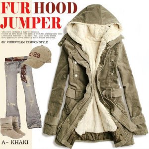 Корейское Зеленое Длинное пальто
Скидка: US$ 19.99 
http://wholesale-dress.net/goods-1103298-Korea-Style-Hood-Two-piece-Green-Long-Coat.html