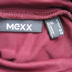 Продаю бордовый с горлышком топ MEXX. Р-р S, состояние отличное, без пилинга и зацепок, материал 95% полиамид, 5% эластан, к телу приятный, гладкий. Ц