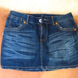 1250 руб.
Юбка Levis
на бедра 90 см, тали 60-62 см