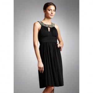 SUZI CHIN Beaded Neck Keyhole Dress
Лёгкий трикотаж. Хорошо тянется. Вокруг шеи вышито бусинками.
Состав: 95 % Полиестр, 5% Спандекс. 
Цвет: чёрный (к