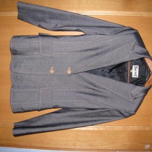 Пиджак б/у р-р 42-44. ткань стрейч стилизована под джинсу. цена 300 руб.