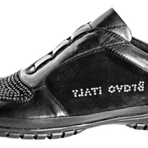 Пристрою кожаные кроссовки Bravo, женские, 38 размер. Цвет черный.
Мне оказались велики, т.к. у меня пограничный размер 37-38.
Померить можно в Советс