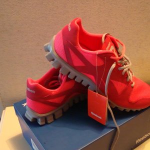 Модель Reebok Classic Reeflex Runner W