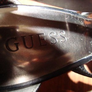 Босоножки Guess. Р-р 38. Цена 4500