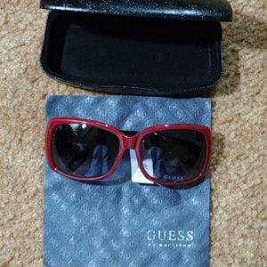 Очки Guess, 1000р