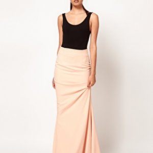 http://www.asos.com//Aqua/Aqua-Cher-Fishtail-Maxi-Skirt/Prod/pgeproduct.aspx?iid=2215136
Размер: 10 UK
Очень длинная на мой рост, перешивать достаточн