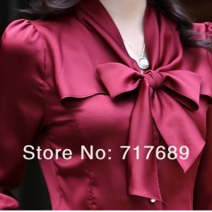 Очень понравился цвет блузы. Качество не плохое. Немного мелкомерит.