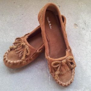 Туфли Gabriella Rocha Abeje Suede (цвет Cognac). Ссылка: http://www.6pm.com/gabriella-rocha-abeje-suede-cognac?zlfid=72. Размер 8 (брала маме на 38 ра