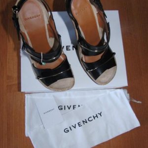 Givenchy, 37,5, 5600 руб.